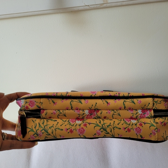 Betsey Johnson Large Floral Bow Cosmetic Case Pouch Storage Bag - Picture 5 of 10